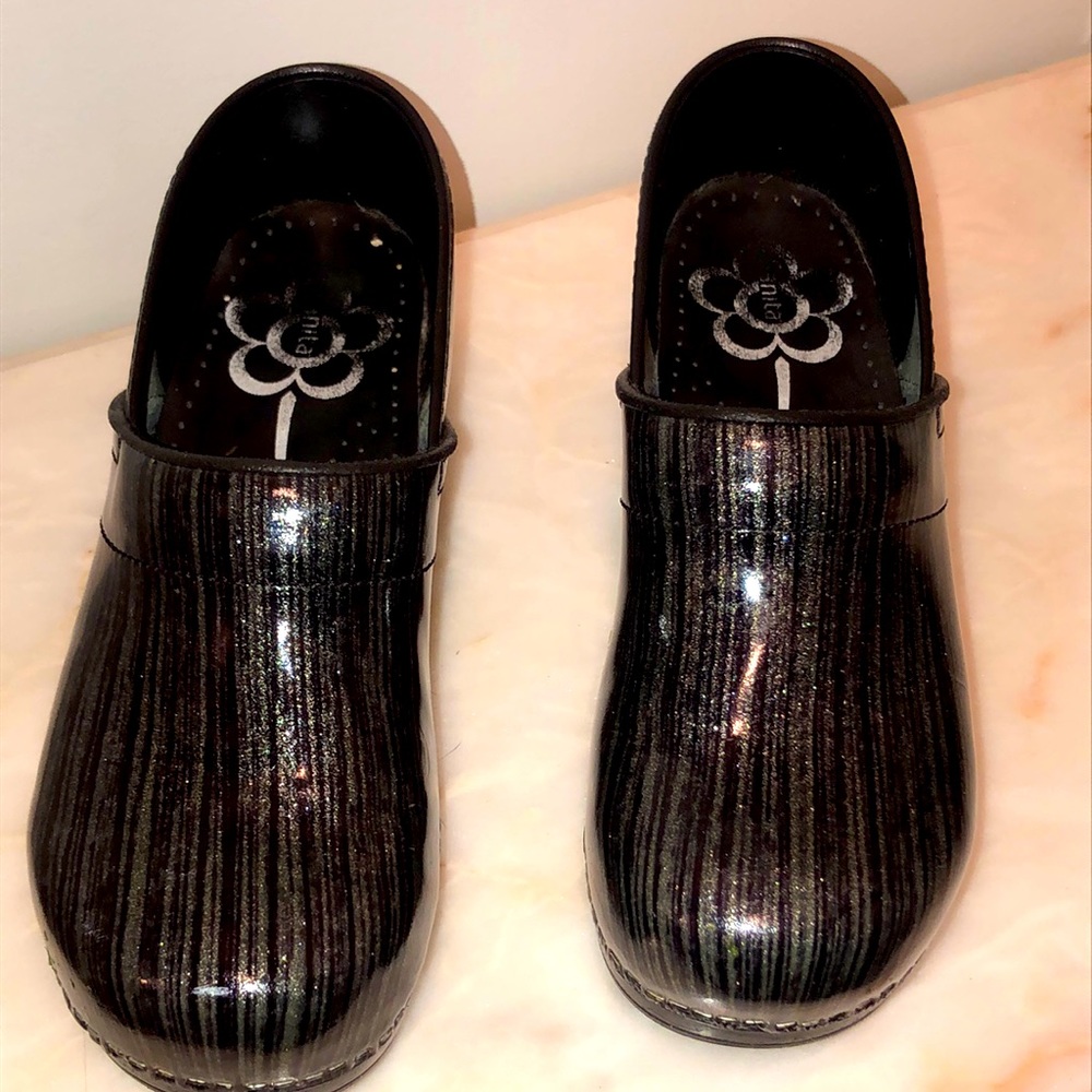Sanita clogs